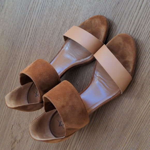 ⭐ Aquatalia Sandals